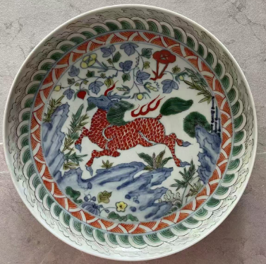 中国大明萬曆年製 稀少麒麟特大皿 古董品 年代品 美術品 中国大明萬曆年製 稀少麒麟特大皿 古董品 年代品 美術品