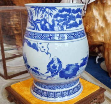 大清康熙年制青花人物尊-汇观艺术