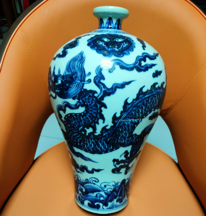 中国美術 青花 龍紋 多口瓶 高28cm(LC117) 中国美術 青花 龍紋 多口瓶 高28cm(LC117)